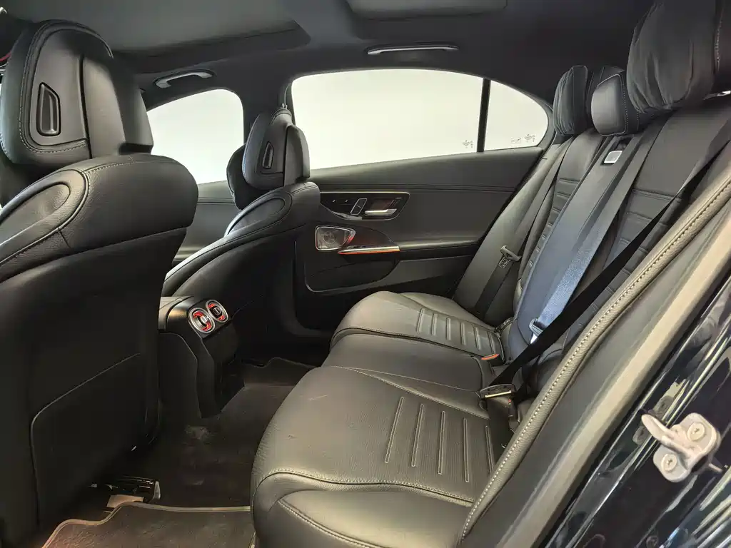 Mercedes-Benz C-Class — миниатюра 5