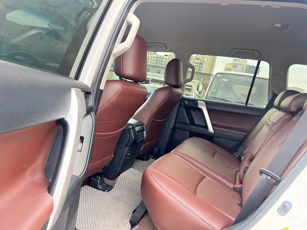 Toyota Prado (Import) — миниатюра 5