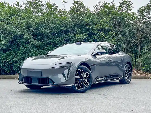2025 Avatr 06