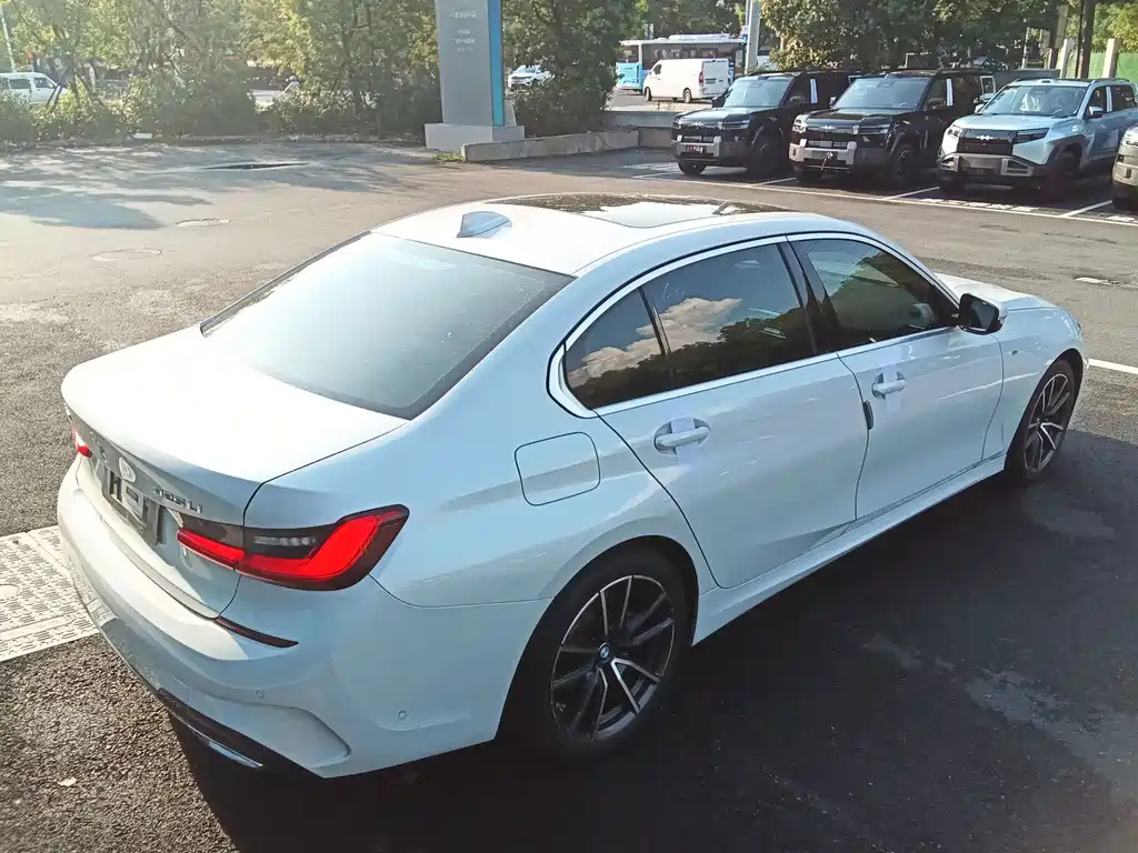 BMW 3 Series — миниатюра 21