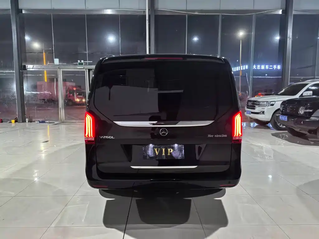 MERCEDES-BENZ V CLASS