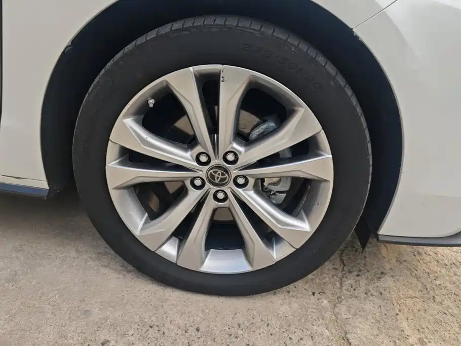 Toyota Sienna — миниатюра 6