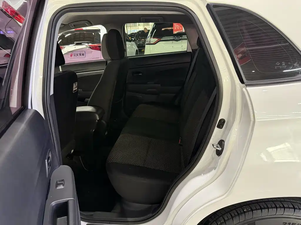 Mitsubishi ASX — миниатюра 9