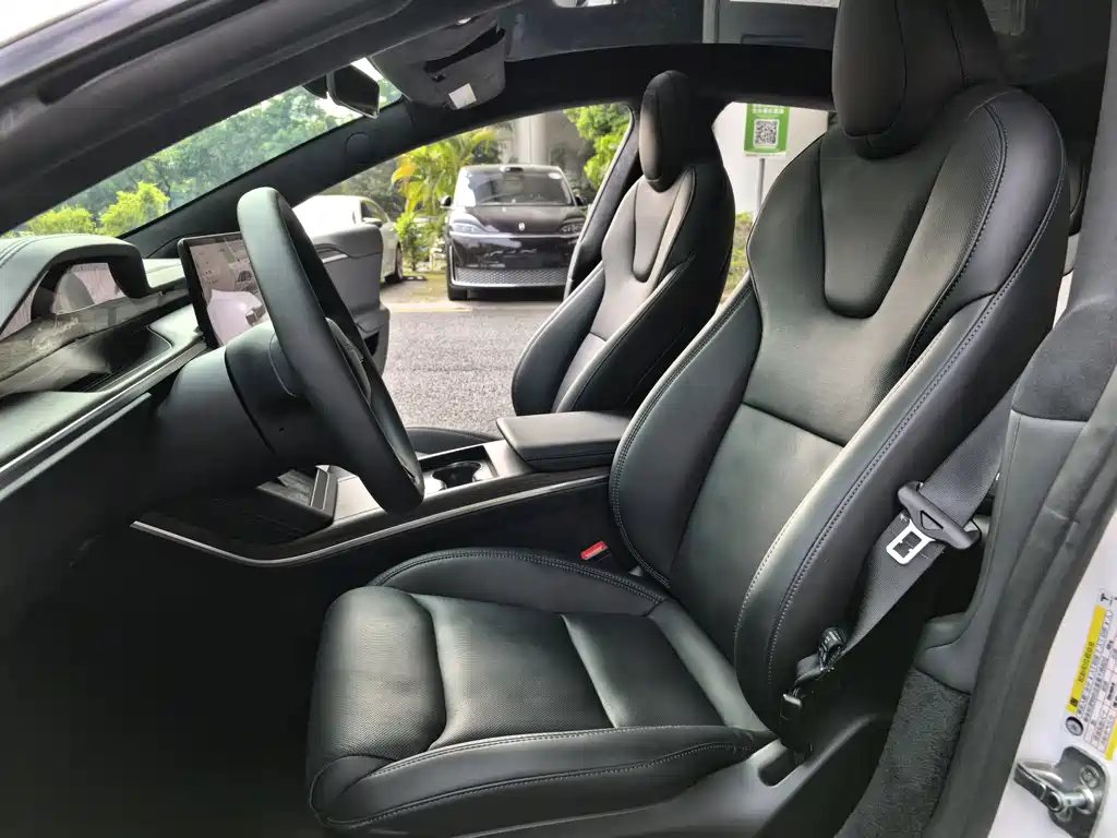 Tesla Model S — миниатюра 5