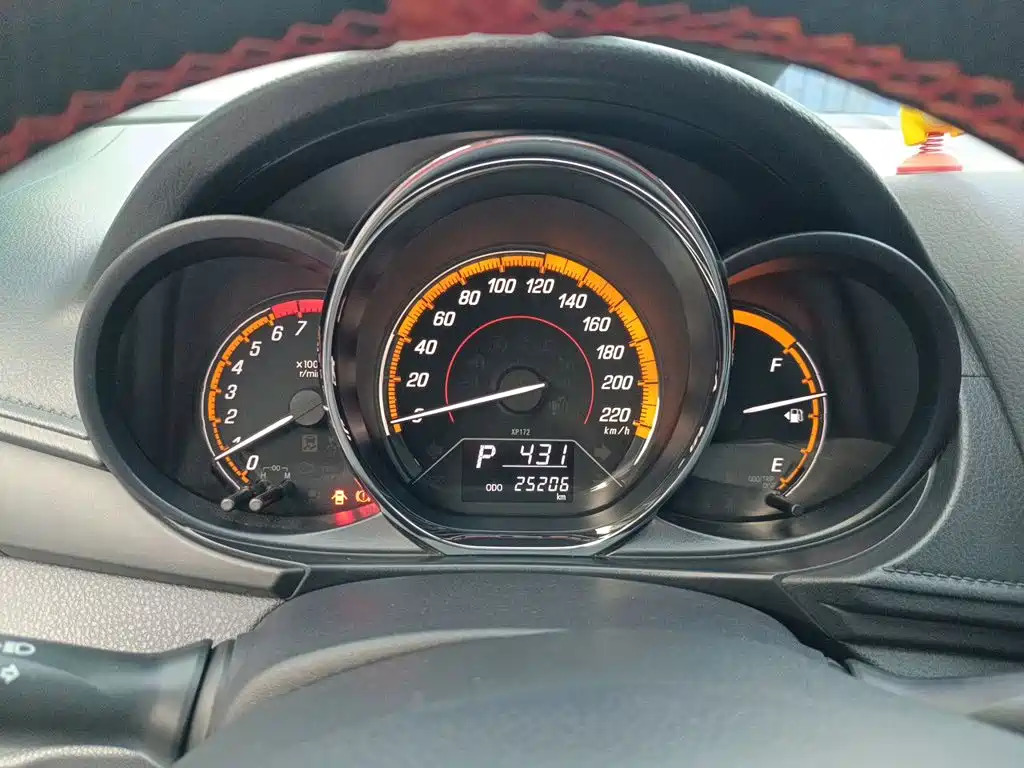 Toyota Yaris L — миниатюра 13