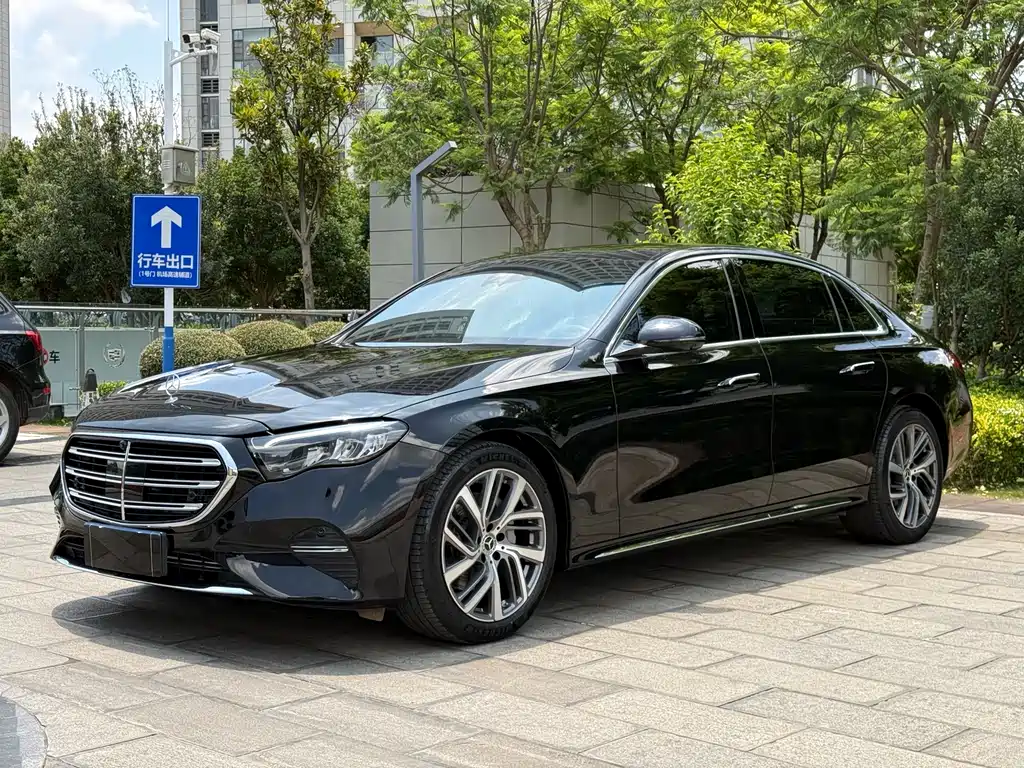 Mercedes-Benz E-Class 2025