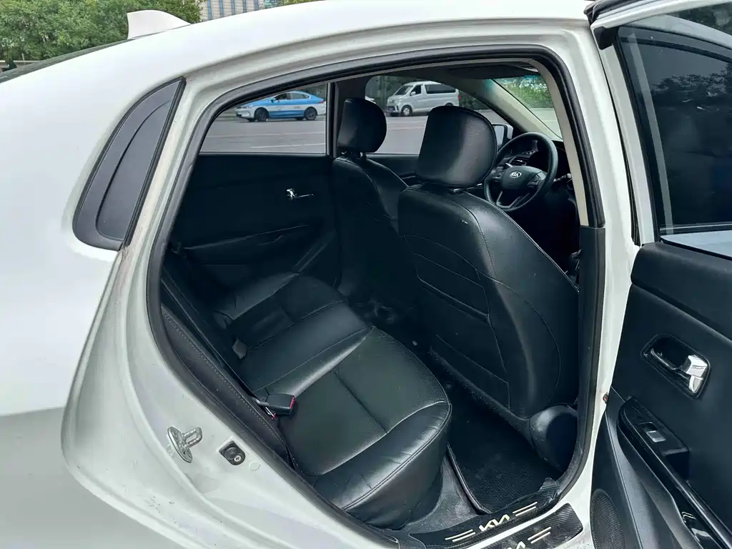 Kia K2 — миниатюра 13