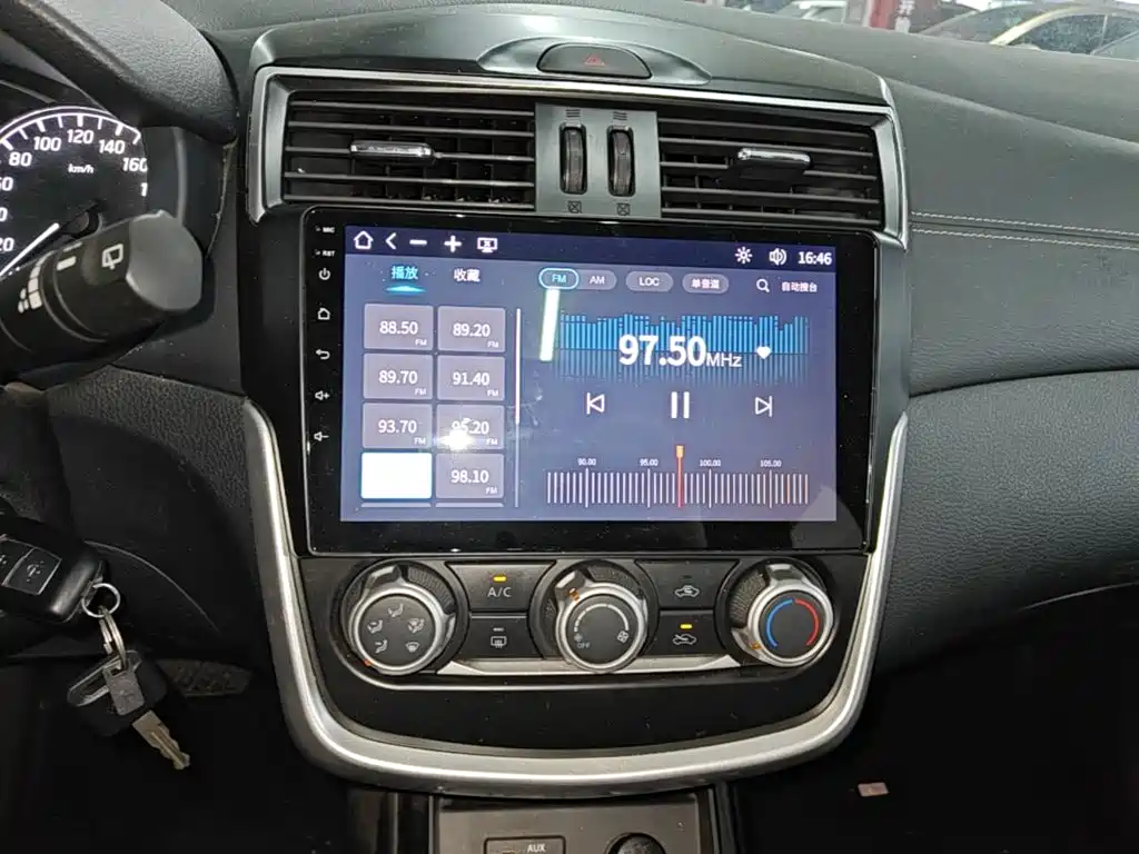 Nissan Tiida — миниатюра 13