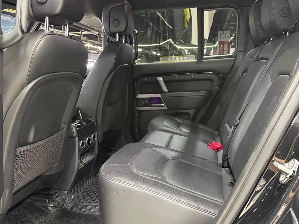 Land Rover Defender — миниатюра 5