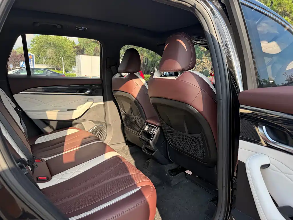 Geely Xingyue L — миниатюра 8