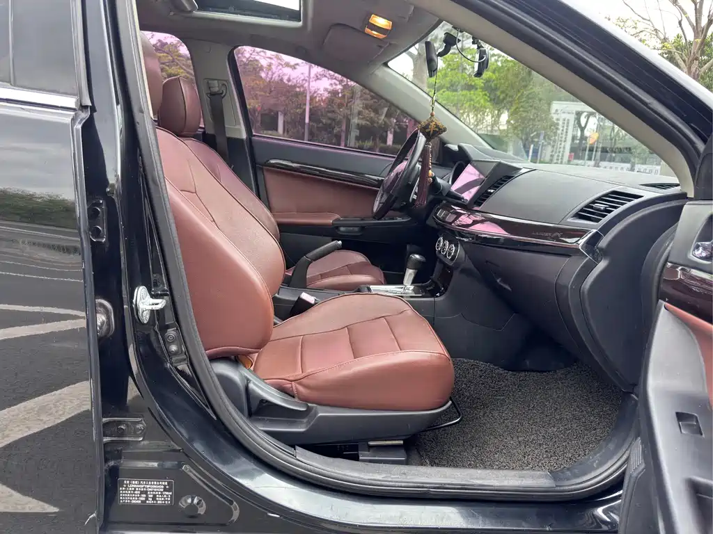 Mitsubishi Lancer EX — миниатюра 9
