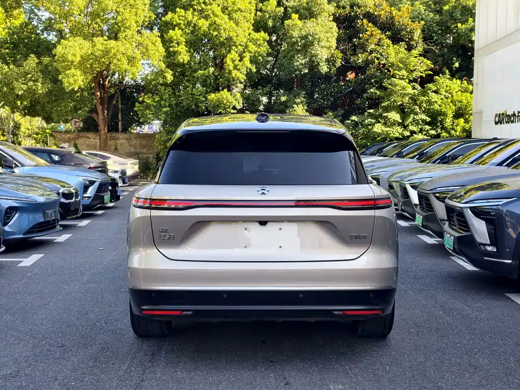 NIO ES8 — миниатюра 5