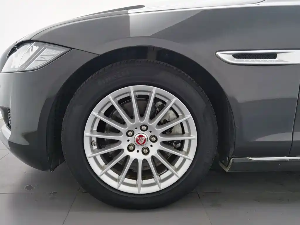 Jaguar XFL — миниатюра 17