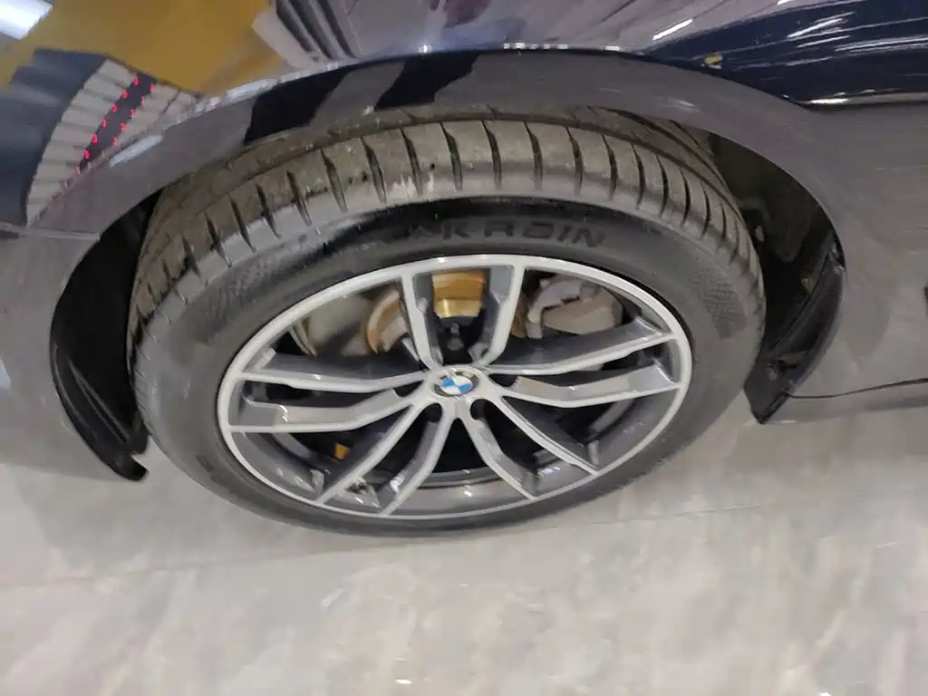 BMW 5 Series — миниатюра 23