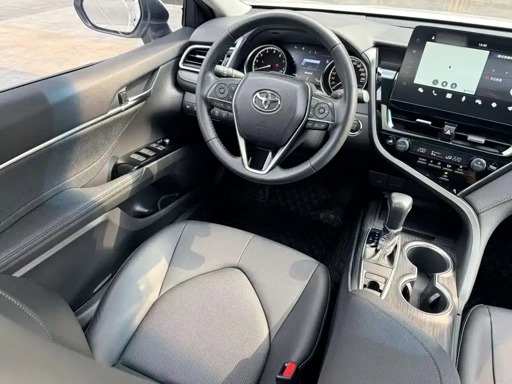 Toyota Camry — миниатюра 16