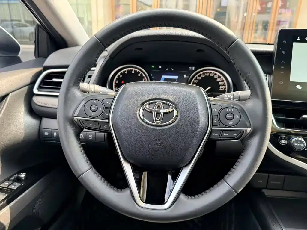 Toyota Camry — миниатюра 15