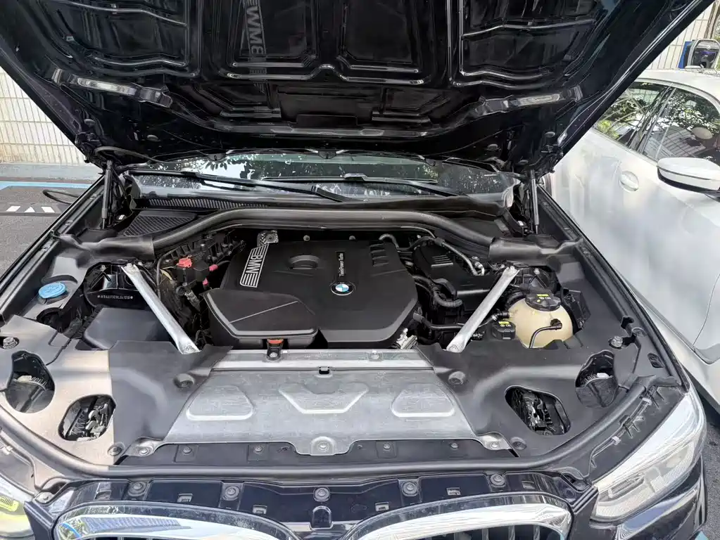 BMW X4 — миниатюра 9