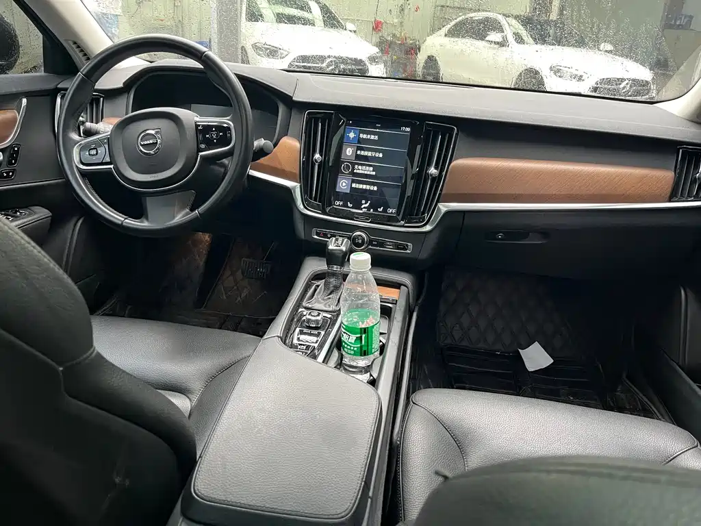 Volvo S90 — миниатюра 6
