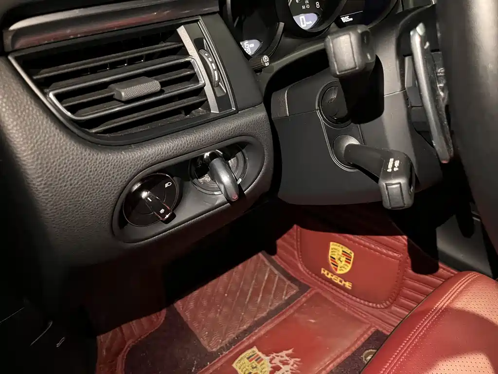 Porsche Macan — миниатюра 12