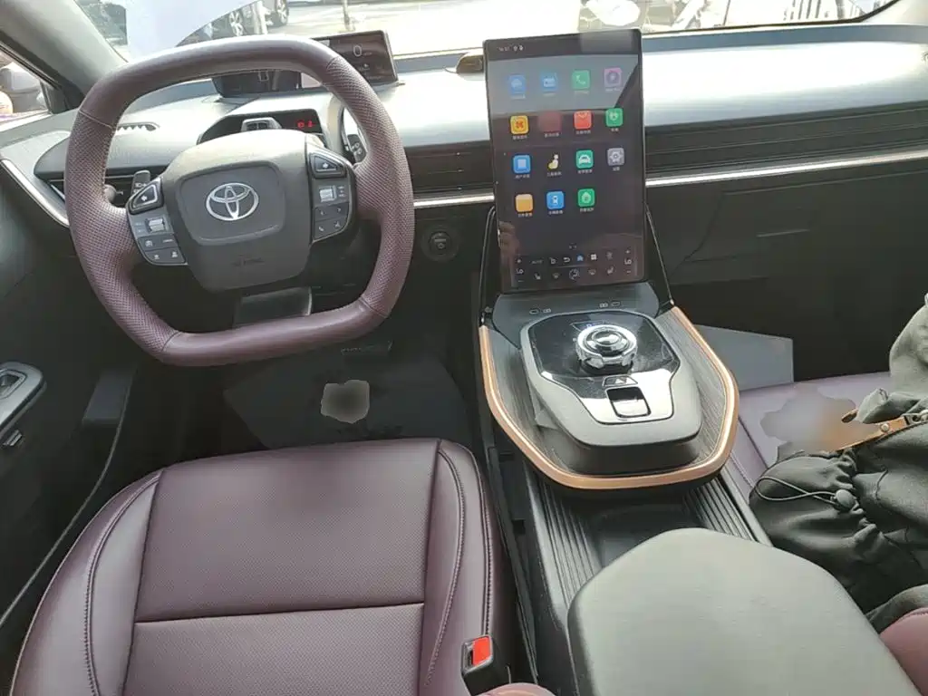 Toyota bZ3 — миниатюра 10