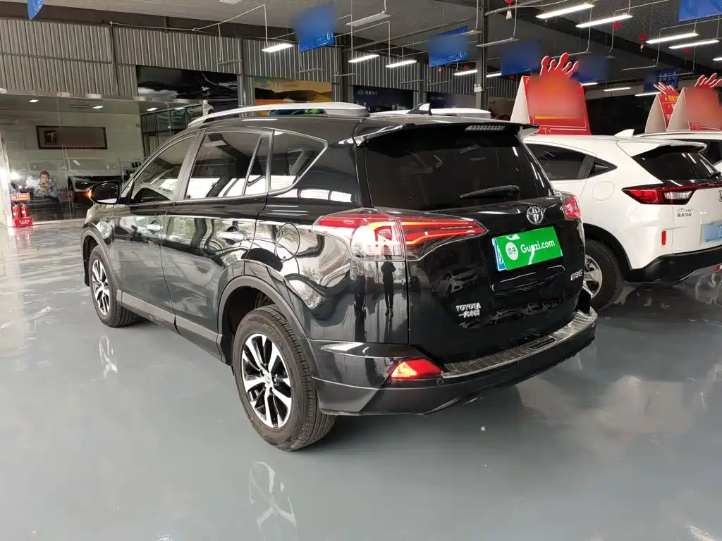 Toyota RAV4 — миниатюра 23