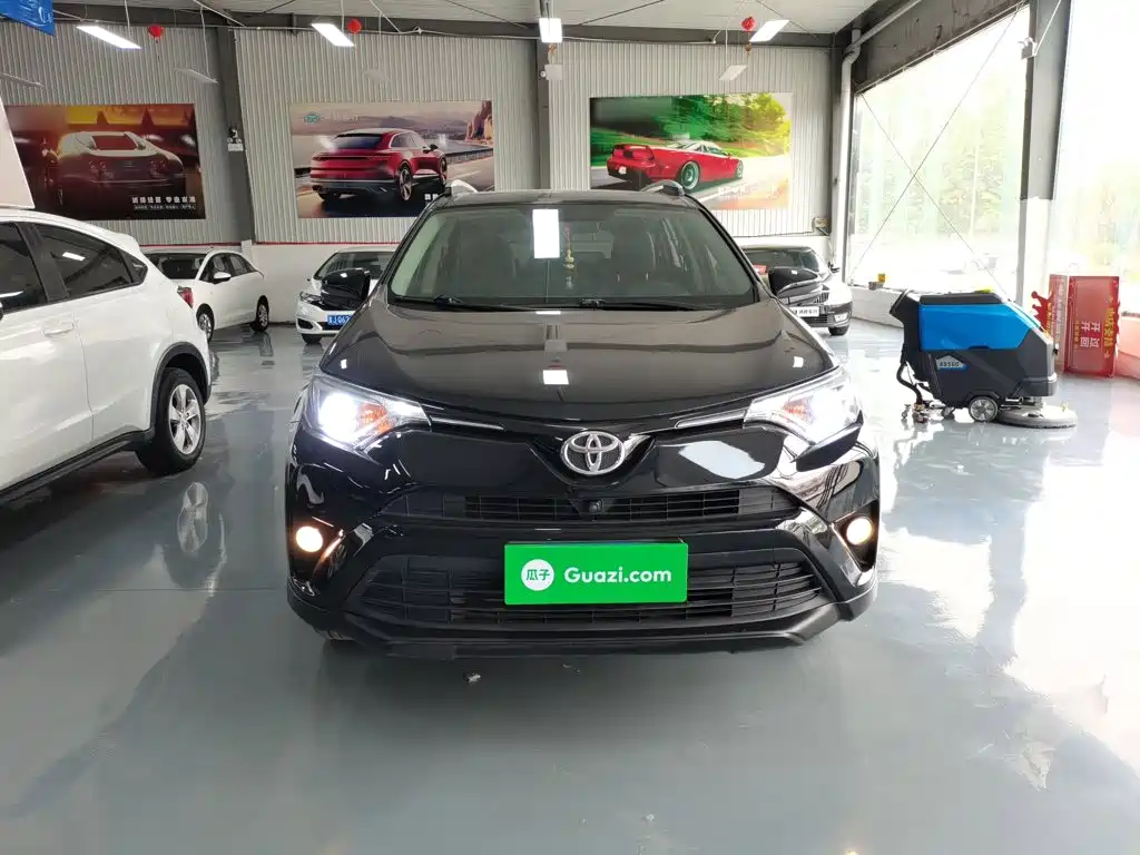Toyota RAV4 — миниатюра 3