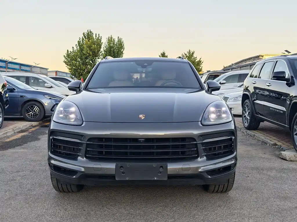Porsche Cayenne — миниатюра 5