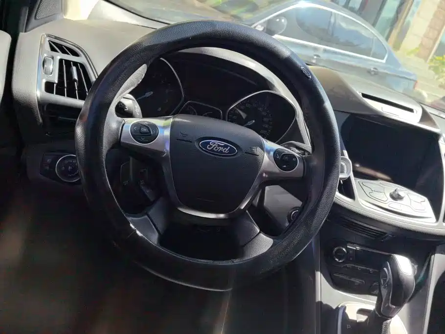 Ford Kuga — миниатюра 14