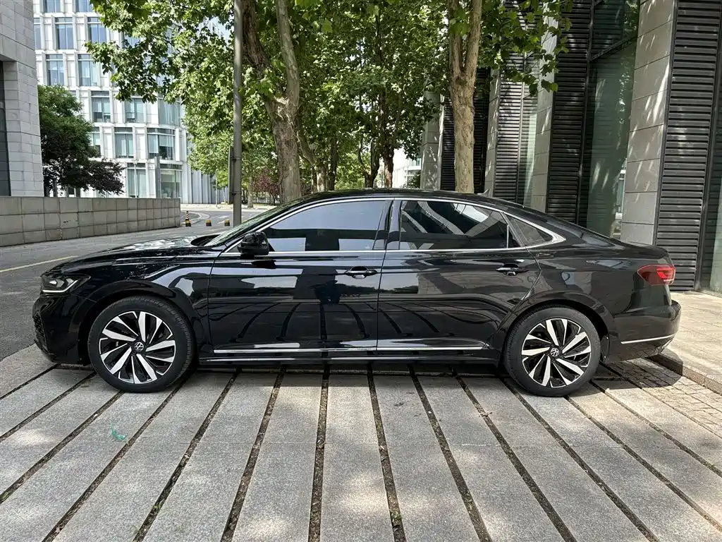 Volkswagen Passat 2022 330TSI Elite