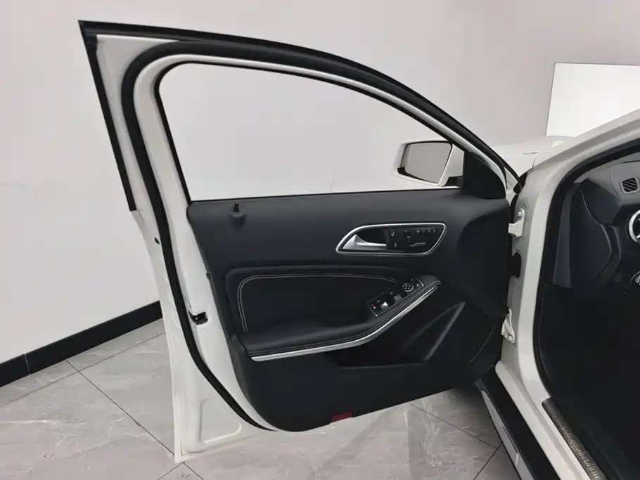 Mercedes-Benz GLA — миниатюра 7