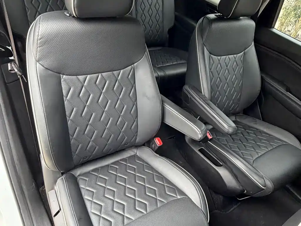 Wuling Jiachen — миниатюра 8