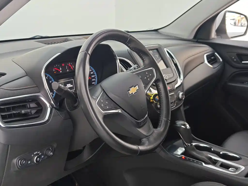 Chevrolet Equinox — миниатюра 26