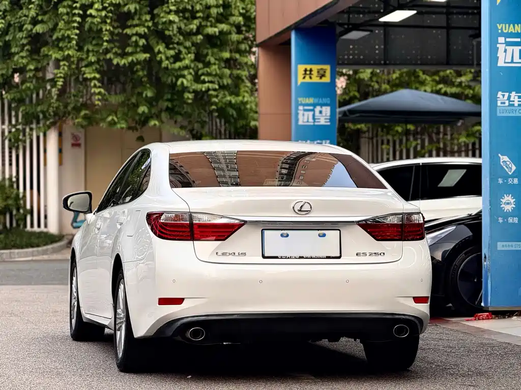 Lexus ES — миниатюра 4