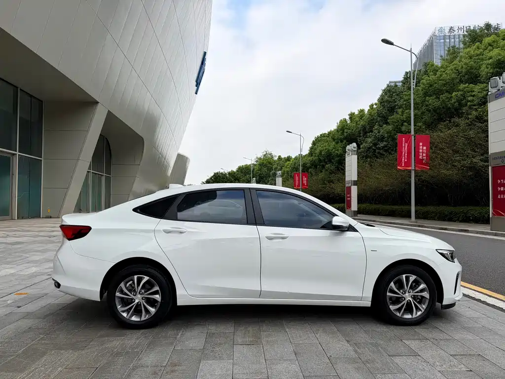 Buick Verano — миниатюра 4