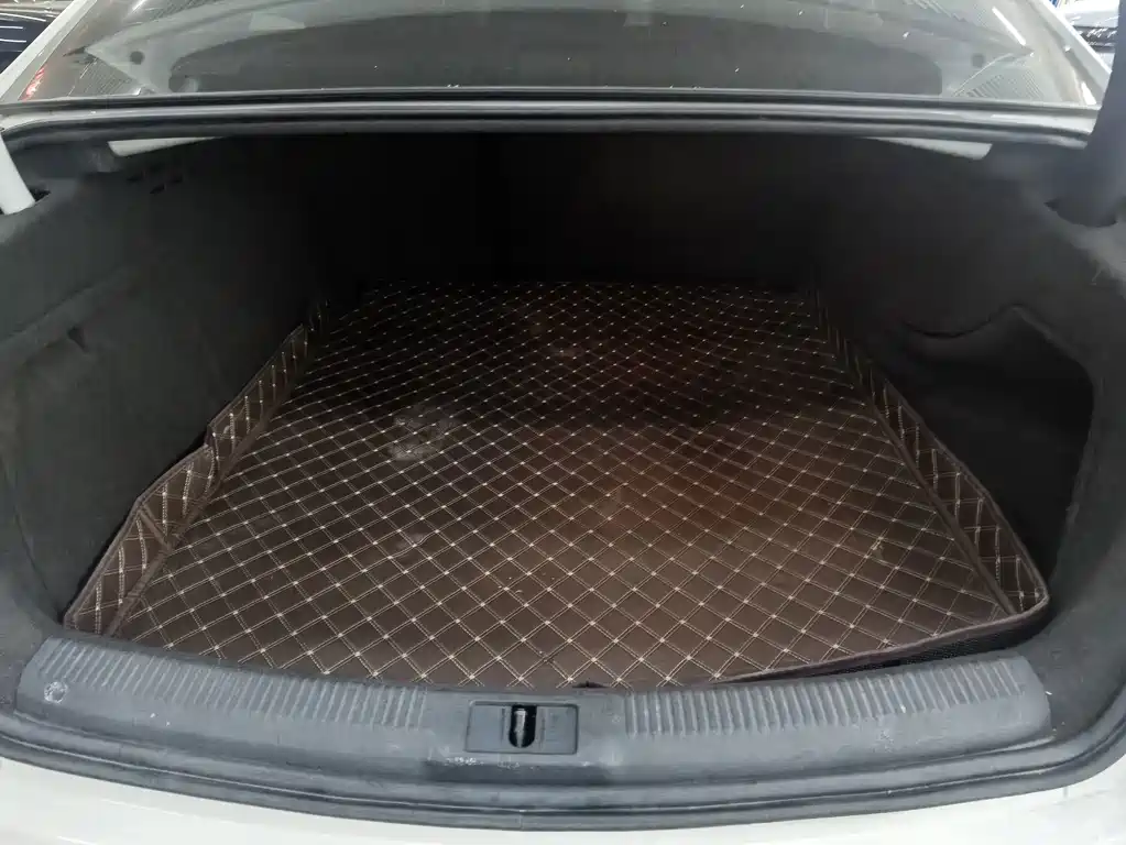 Audi A4L — миниатюра 16