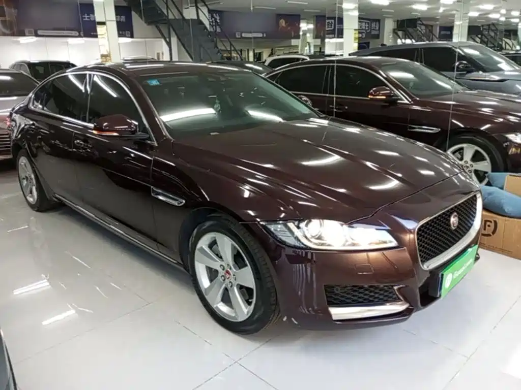 Jaguar XFL — миниатюра 4