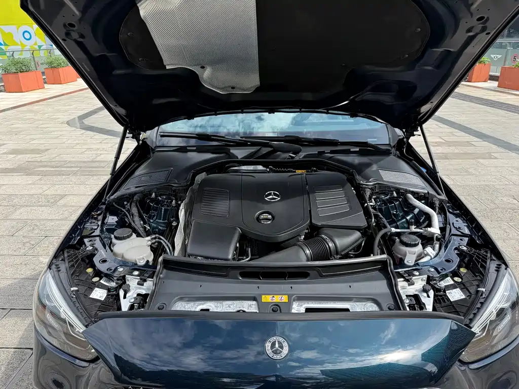 Mercedes-Benz C-Class — миниатюра 11
