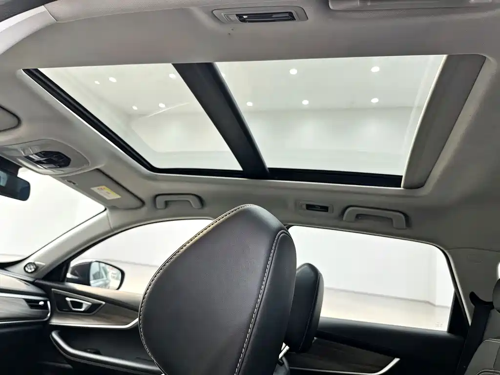 Chery Tiggo 8 — миниатюра 10