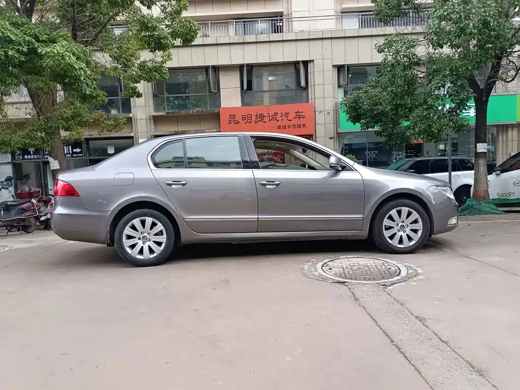 Skoda Superb — миниатюра 6