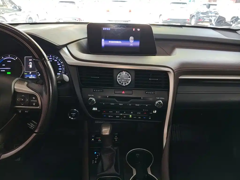 Lexus RX — миниатюра 13