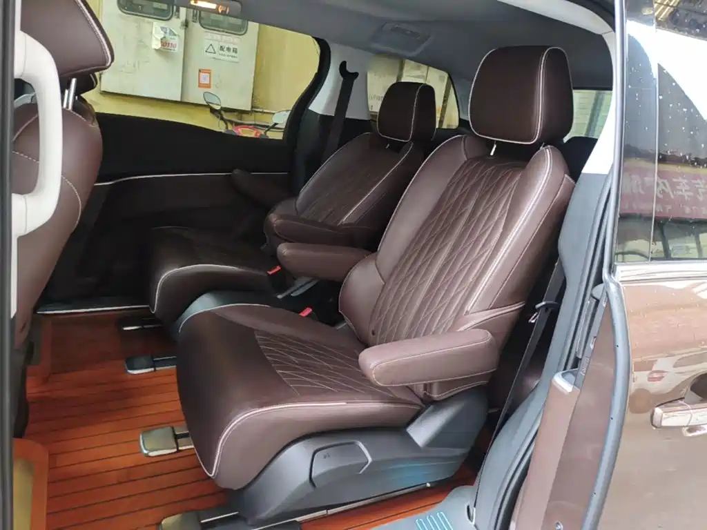 Buick GL8 — миниатюра 17