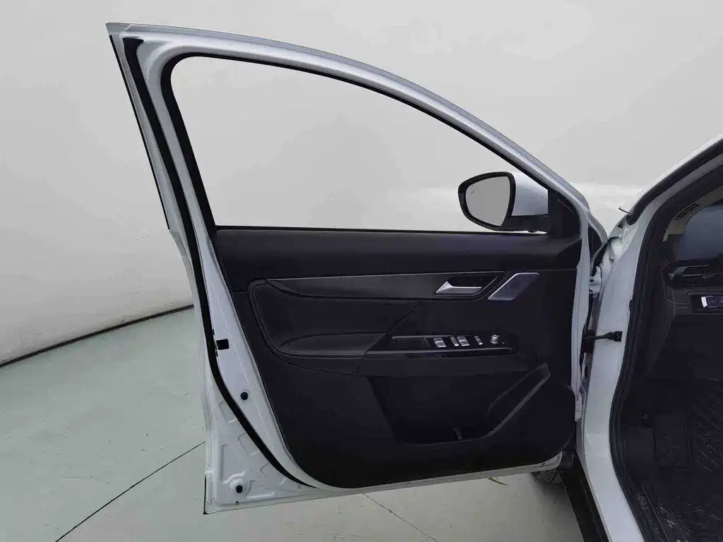 XPeng G3 — миниатюра 8