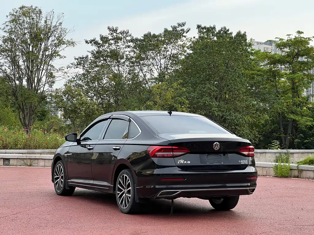 Volkswagen Lavida — миниатюра 4