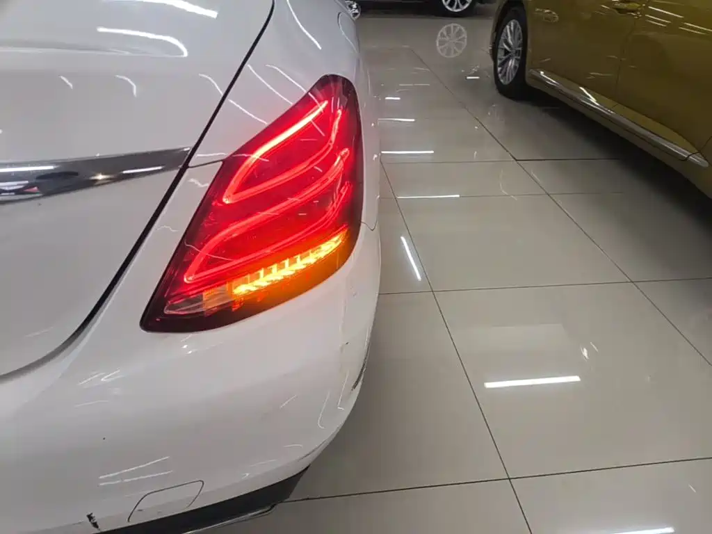 Mercedes-Benz C-Class — миниатюра 8