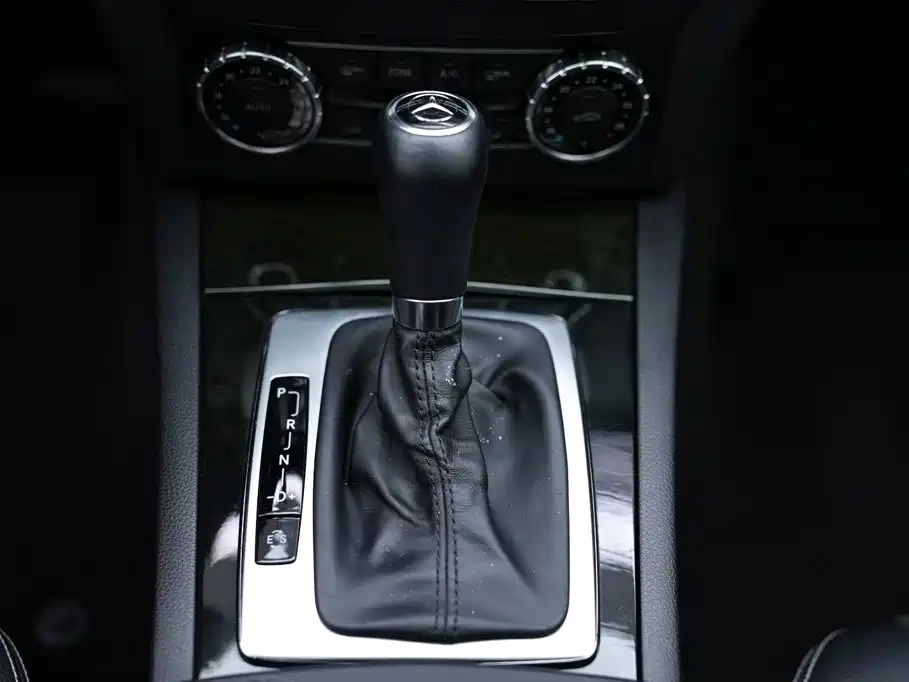 Mercedes-Benz C-Class — миниатюра 11
