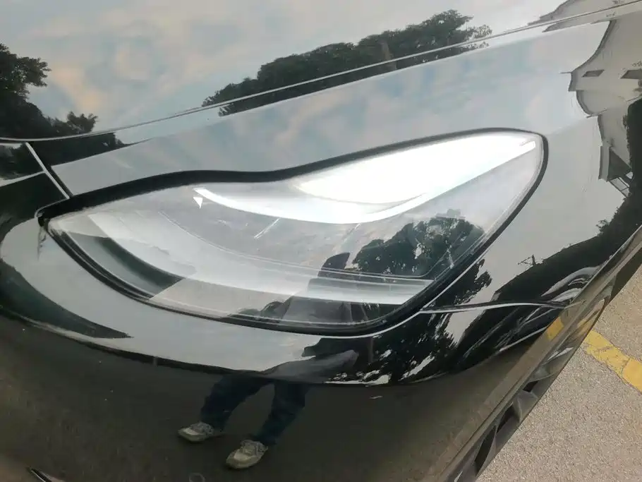 Tesla Model Y — миниатюра 5
