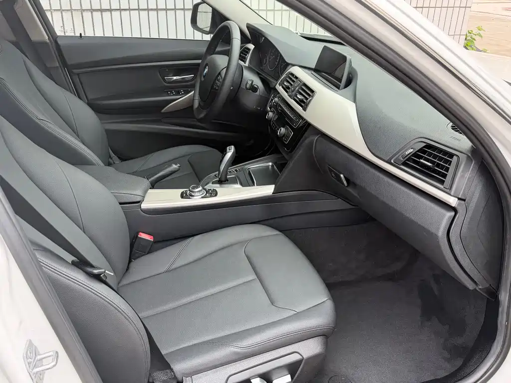 BMW 3 Series — миниатюра 9