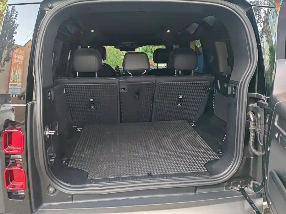Land Rover Defender — миниатюра 4