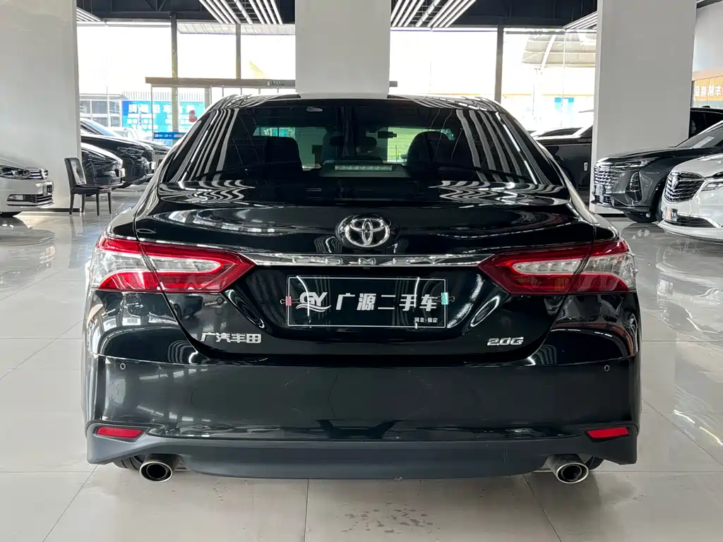 TOYOTA CAMRY