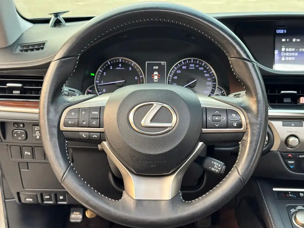 Lexus ES — миниатюра 7
